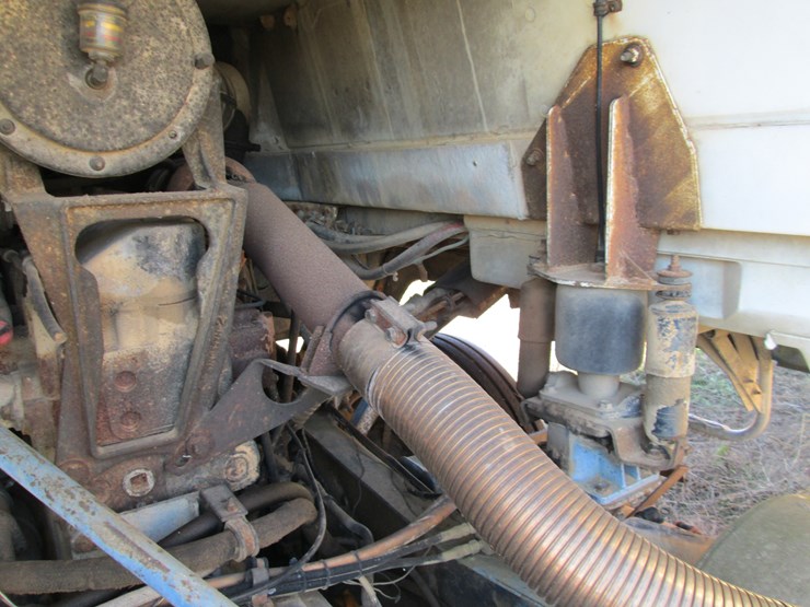 #35302-•-1985-mack-mh613-t/a-sleeper-truck-tractor-1m1ar07y6fm006361-image-16