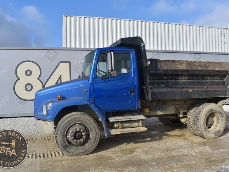 freightliner-fl70-image-13