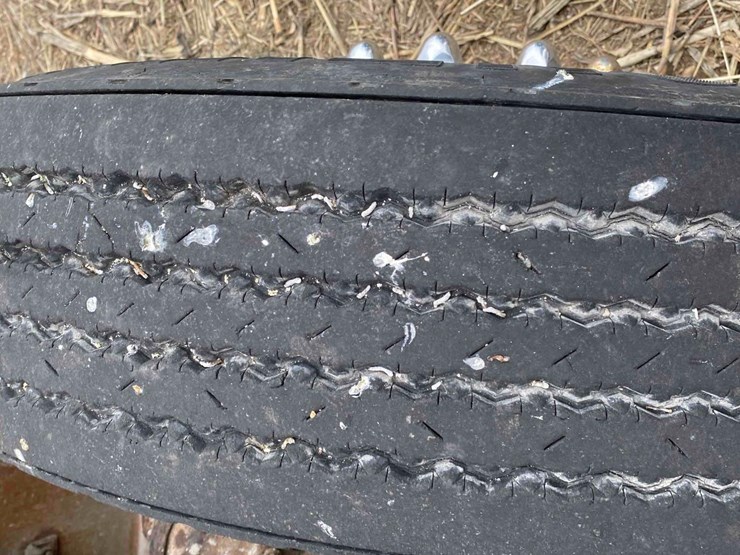 1987-freightliner-day-cab-semi-tractor-image-52