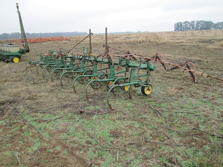 john-deere-8-image-3