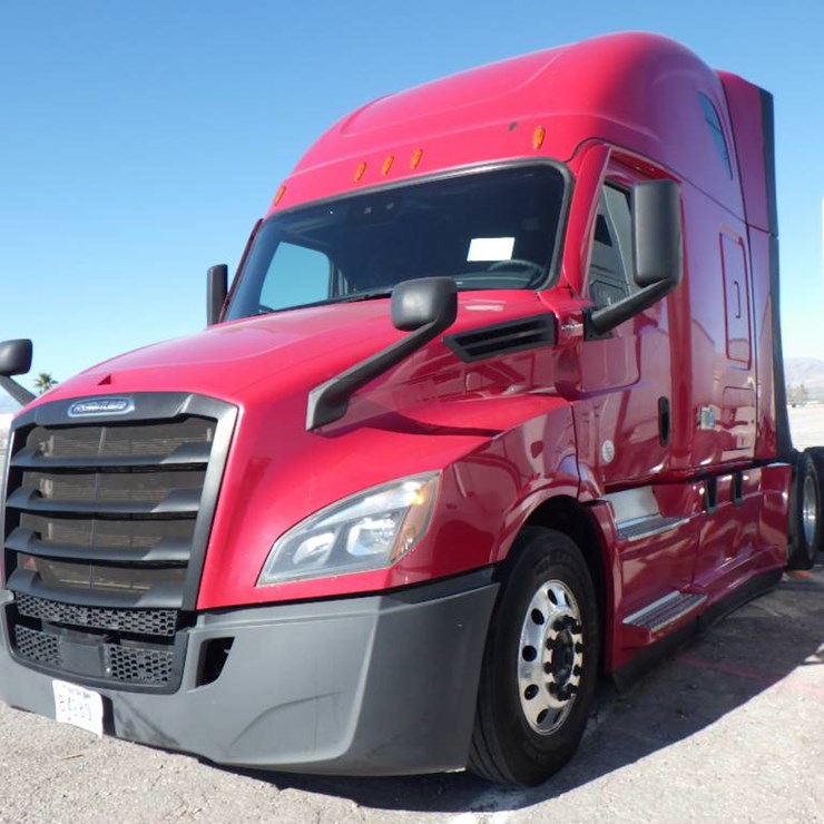 2020 FREIGHTLINER CASCADIA 126