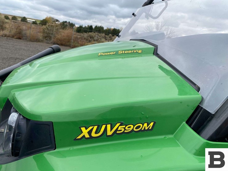 2021-john-deere-gator-image-14