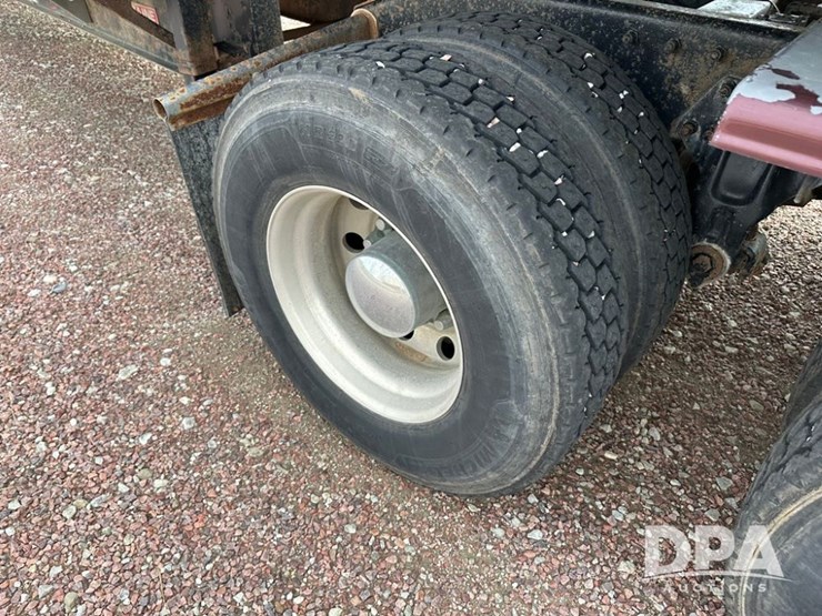 peterbilt-379-image-14