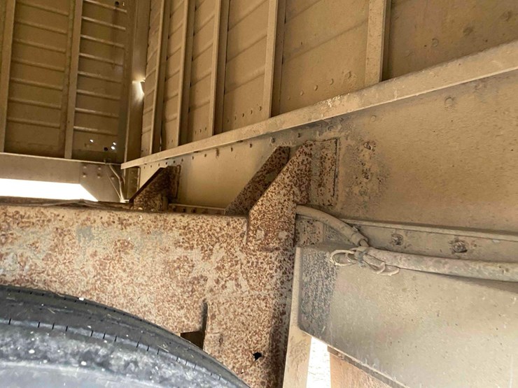 wilson-alum-41’-grain-trailer-image-25