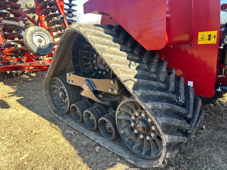 #35562-•-2023-case-470-track-tractor-image-30