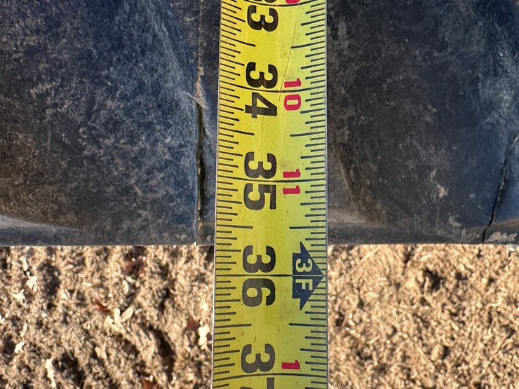 #35562-•-2023-case-470-track-tractor-image-12