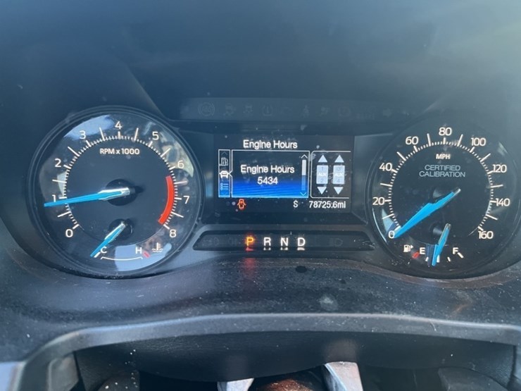 2017-ford-explorer-image-24