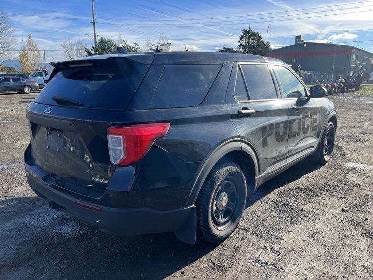 2020-ford-explorer-image-4