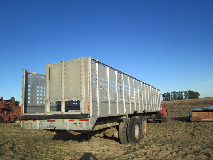 1981-caterpillar-3208-image-4