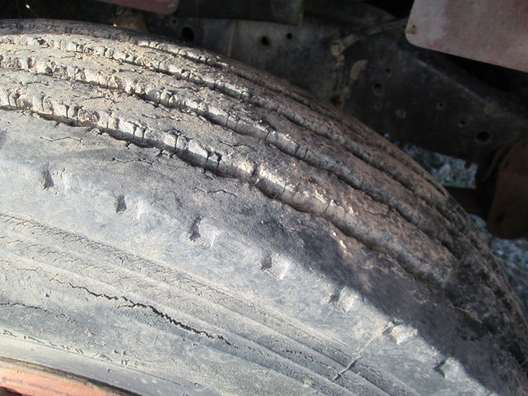 1981-caterpillar-3208-image-12