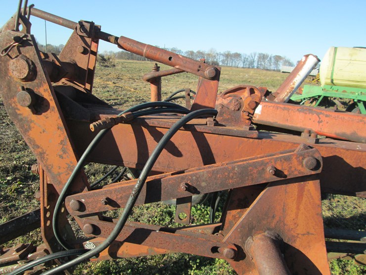 international-700-image-13