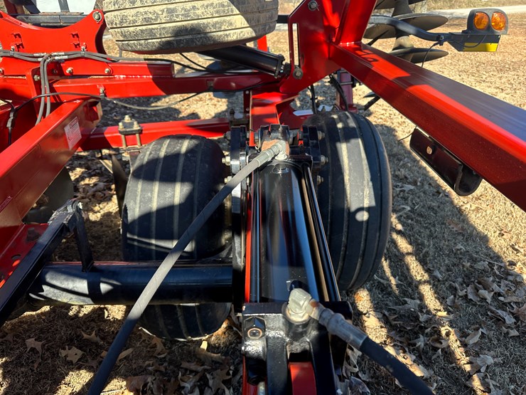 #35563-•-case-370-47'disk-image-37