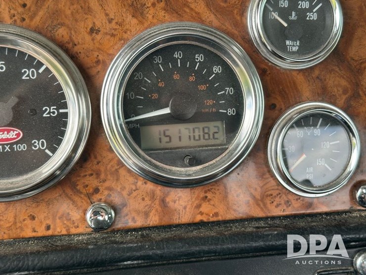 peterbilt-379-image-24