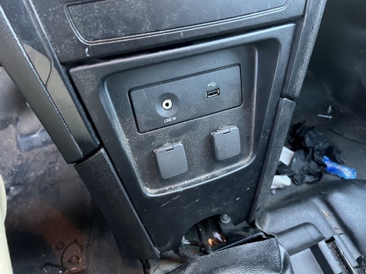 2017-ford-explorer-image-29