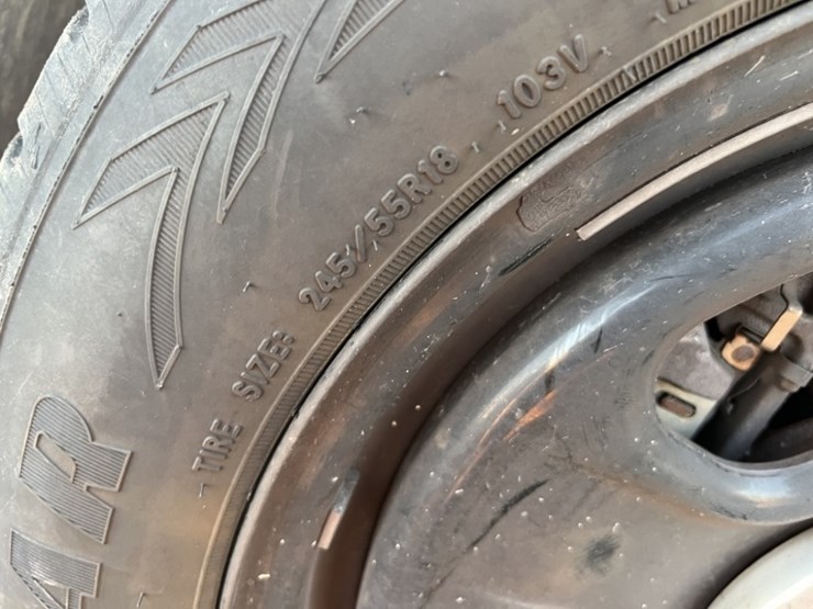 2015-ford-explorer-image-16