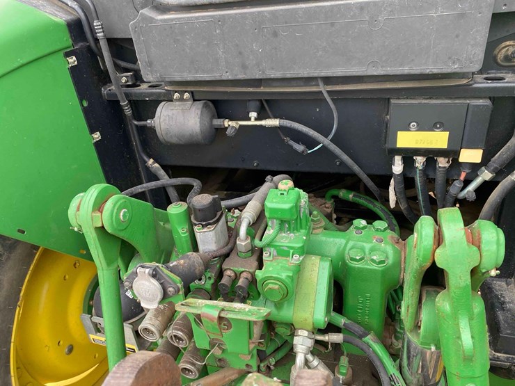 john-deere-6415-image-31