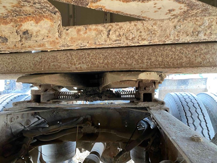 2007-freightliner-day-cab-semi-tractor-image-46