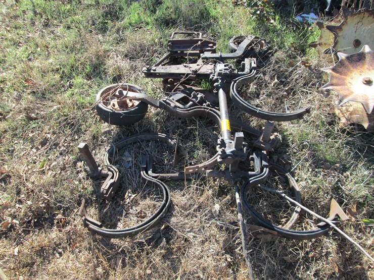 #27273-•-lot-of-cultivator-parts-image-1