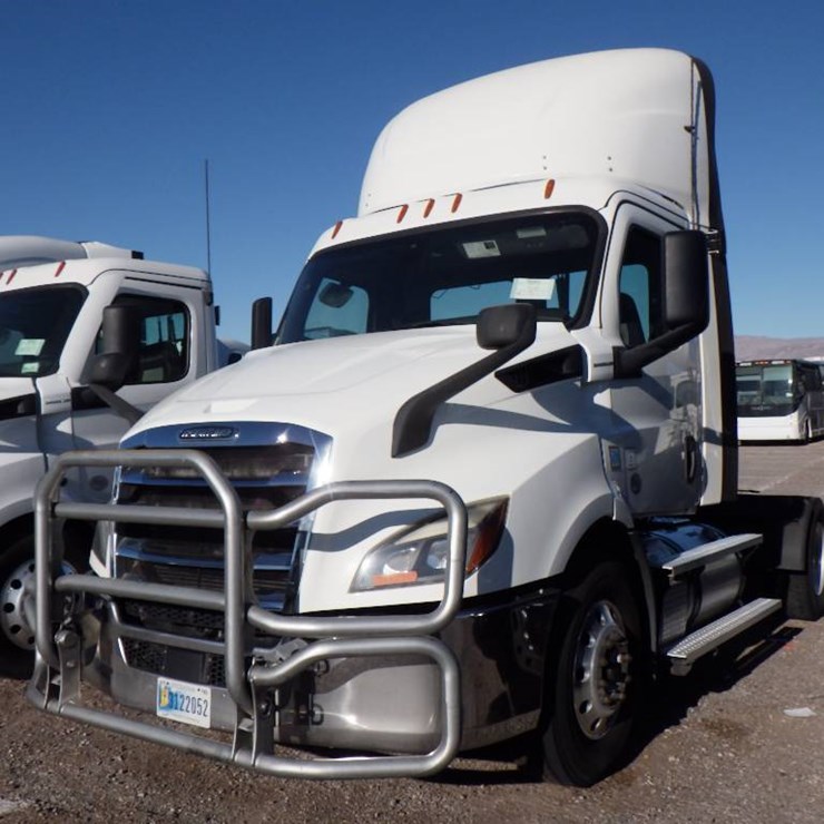 2020 FREIGHTLINER CASCADIA 116