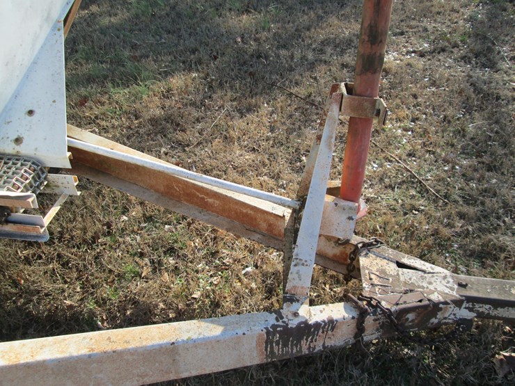 #35381-•-willmar-pull-type-spreader-17-image-21