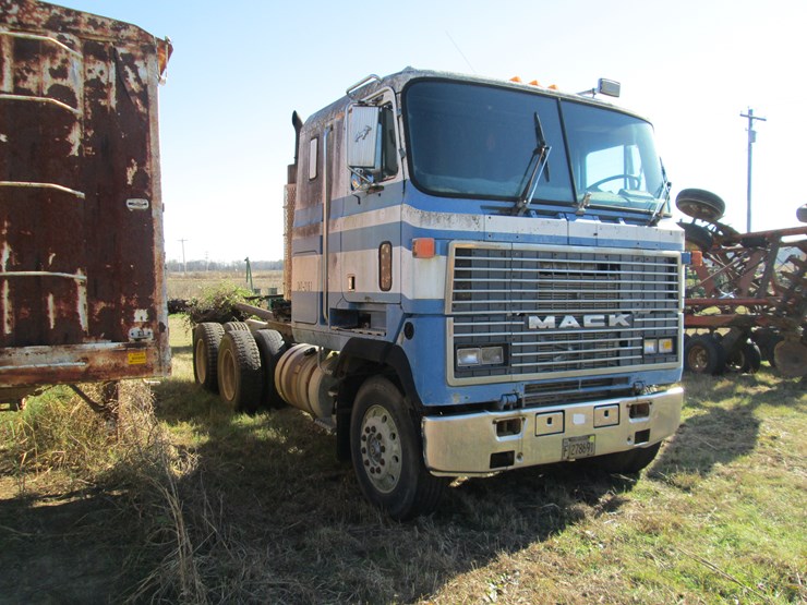 #35302-•-1985-mack-mh613-t/a-sleeper-truck-tractor-1m1ar07y6fm006361-image-2