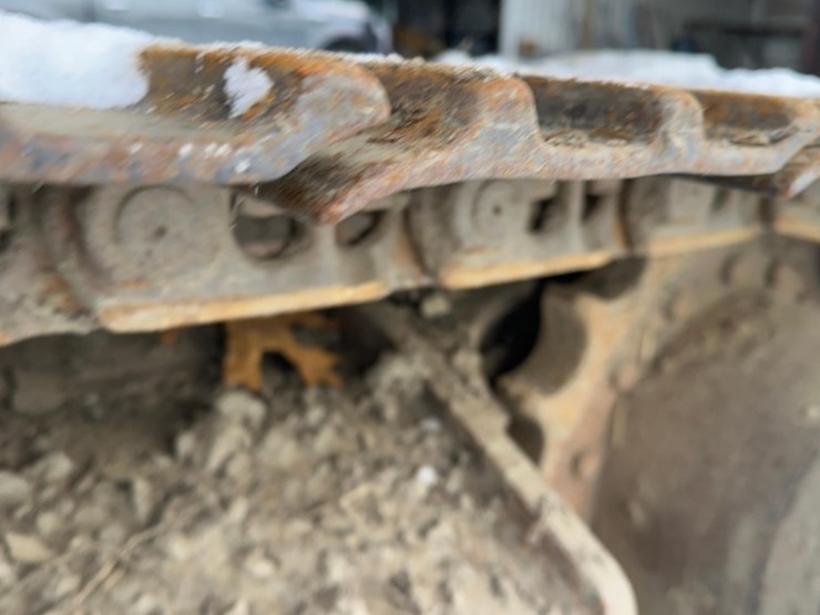 caterpillar-e120b-image-12