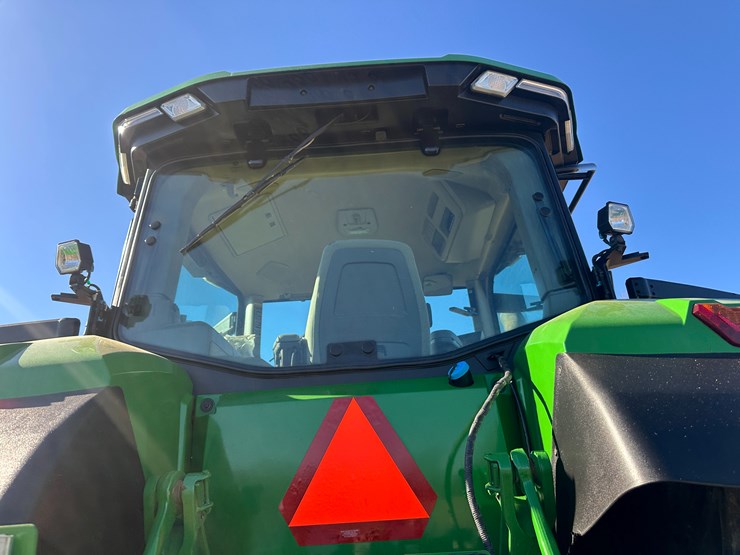 2021-john-deere-370-image-45