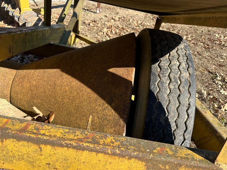 #35577-•-scott-levee-packer-w/bulldog-gooseneck-hitch-image-13