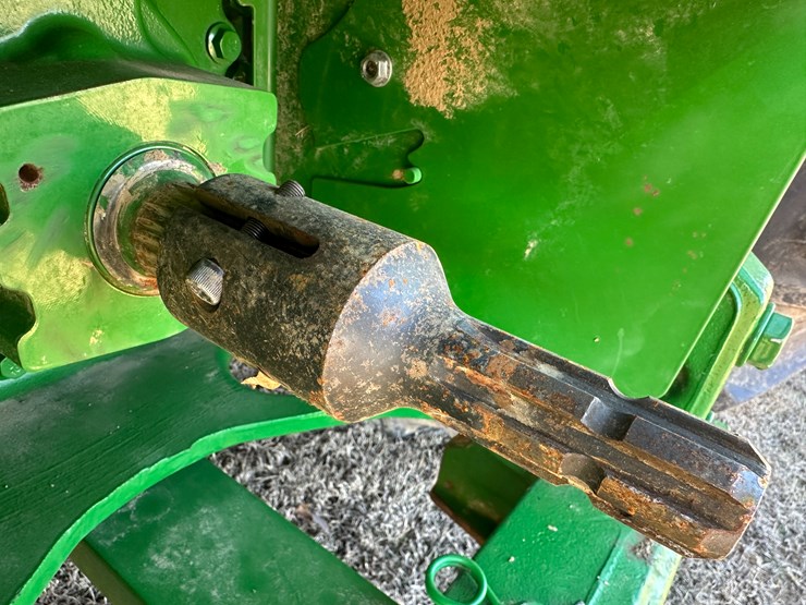 2021-john-deere-370-image-26