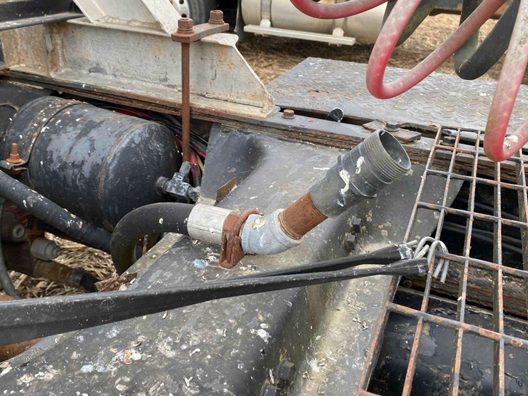 1987-freightliner-day-cab-semi-tractor-image-44