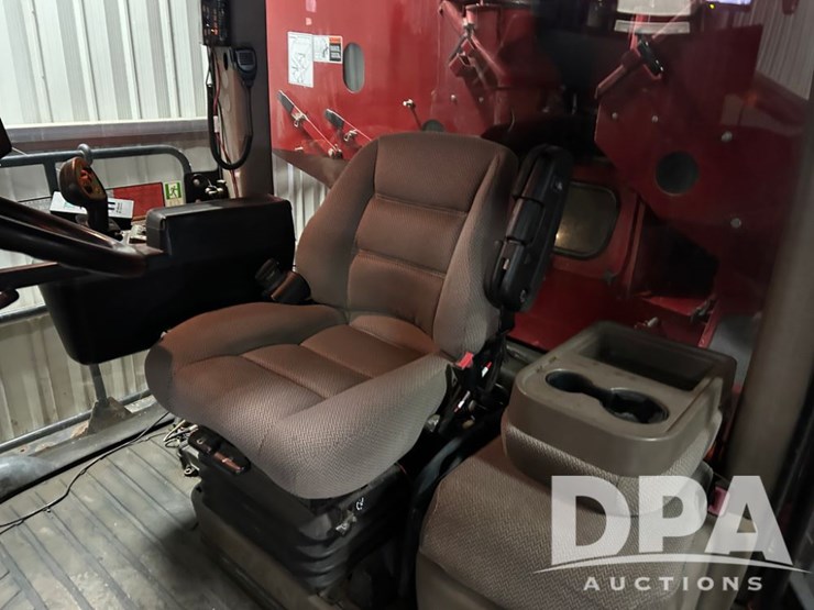 case-ih-810-image-33