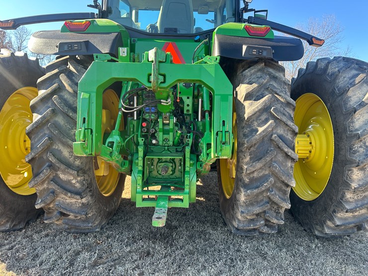 2021-john-deere-370-image-24