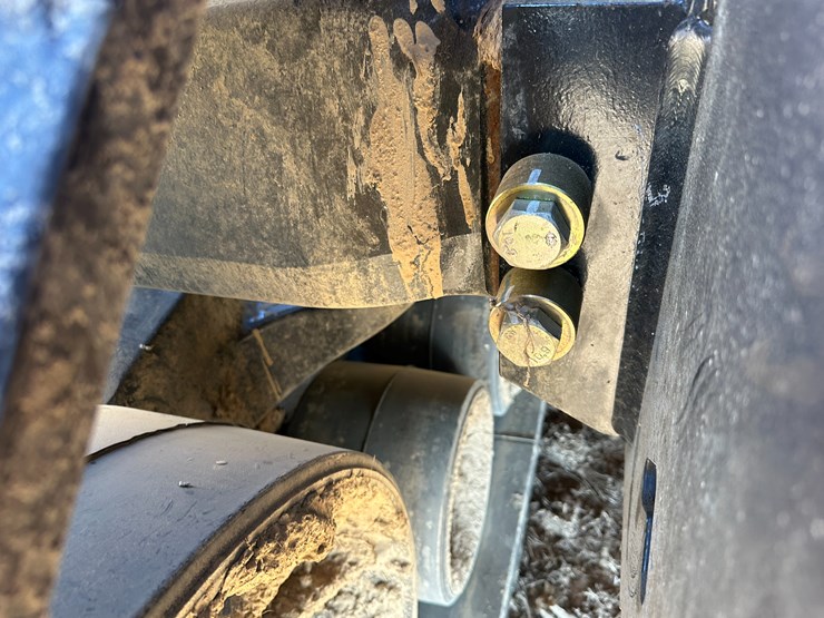 #35562-•-2023-case-470-track-tractor-image-41