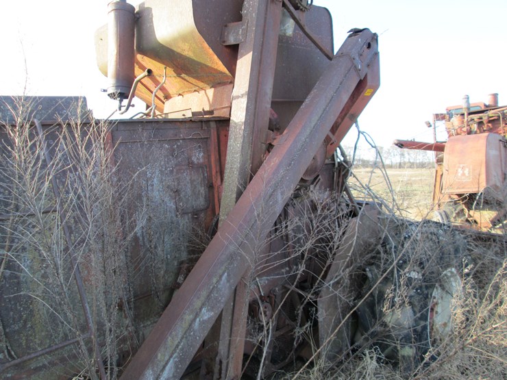 #35362-•-inop-mccormick-101-combine-image-6