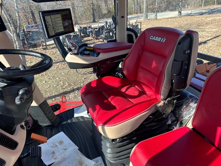 #35562-•-2023-case-470-track-tractor-image-91