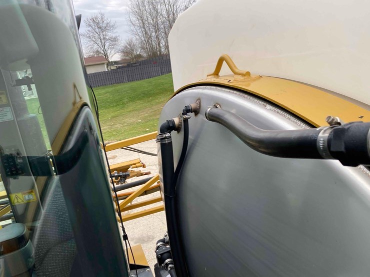 ro-gator-1184-sprayer-image-11