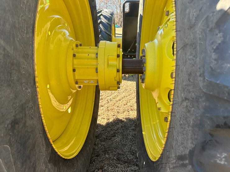 2021-john-deere-370-image-16