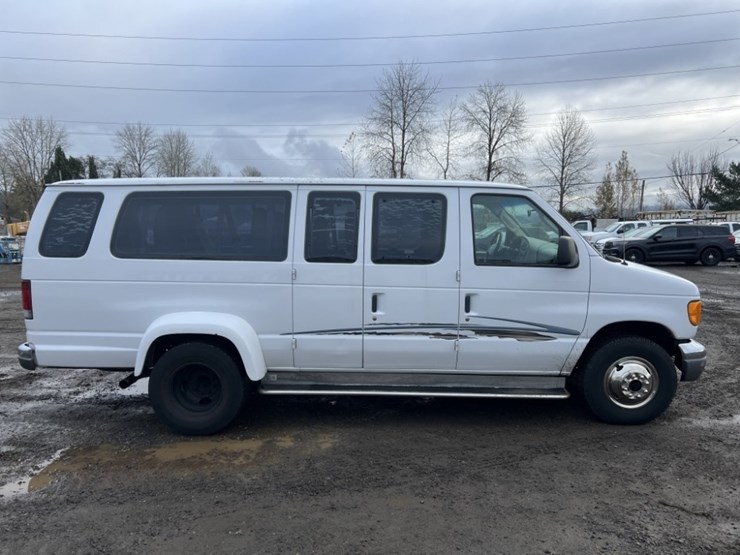 2004-ford-e350-xlt-sd-image-3