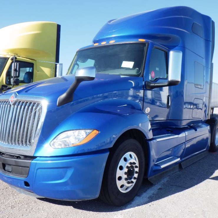 2022 INTERNATIONAL LT