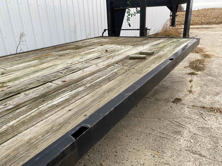 goose-neck-trailer-image-11