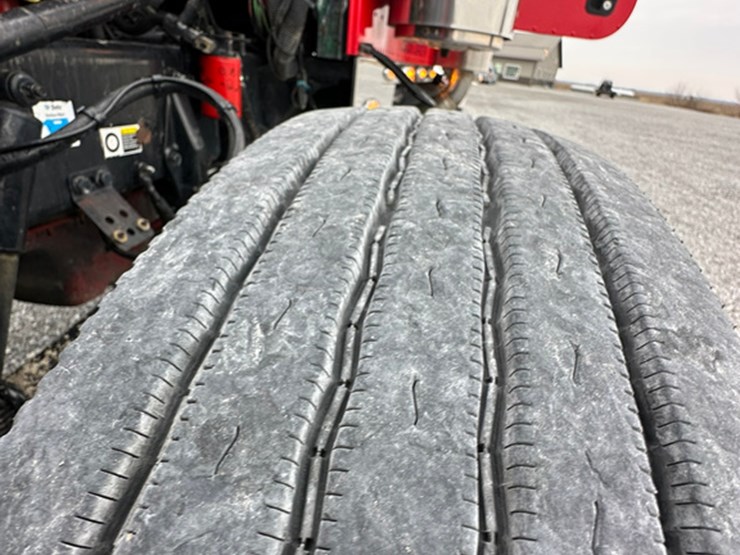 2007-peterbilt-379-image-27