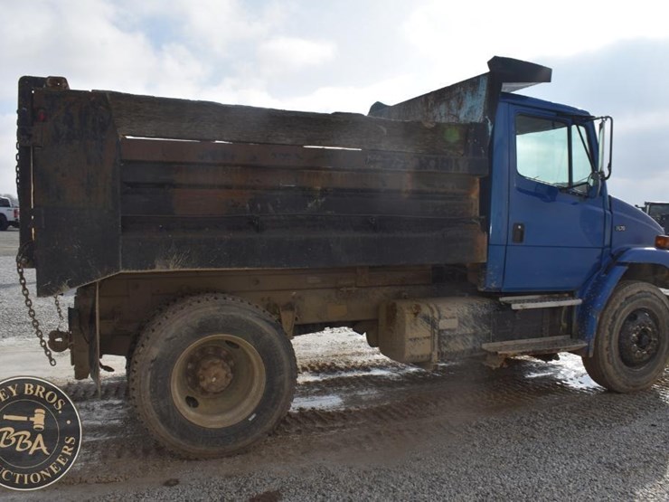 freightliner-fl70-image-6