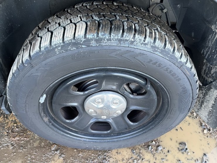 2017-ford-explorer-image-16