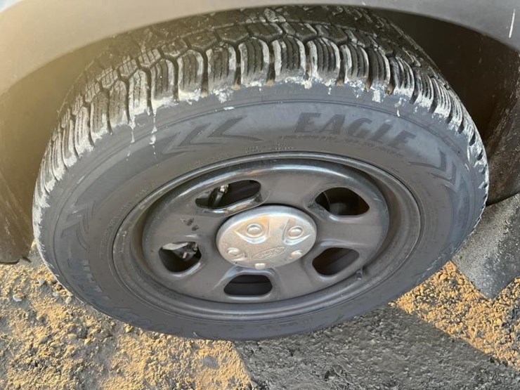 2017-ford-explorer-image-14