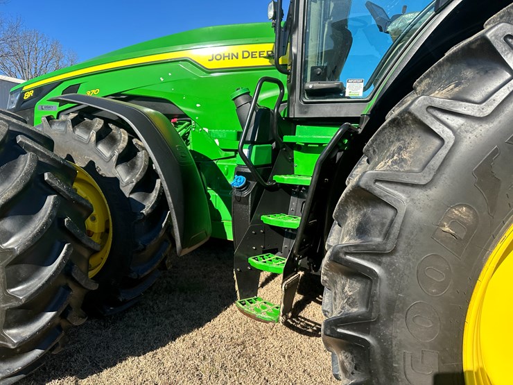 2021-john-deere-370-image-34