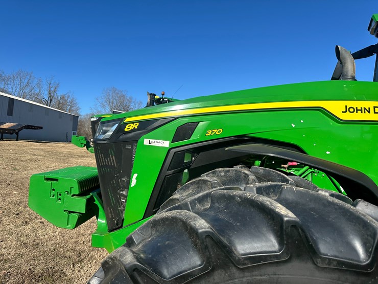 2021-john-deere-370-image-36