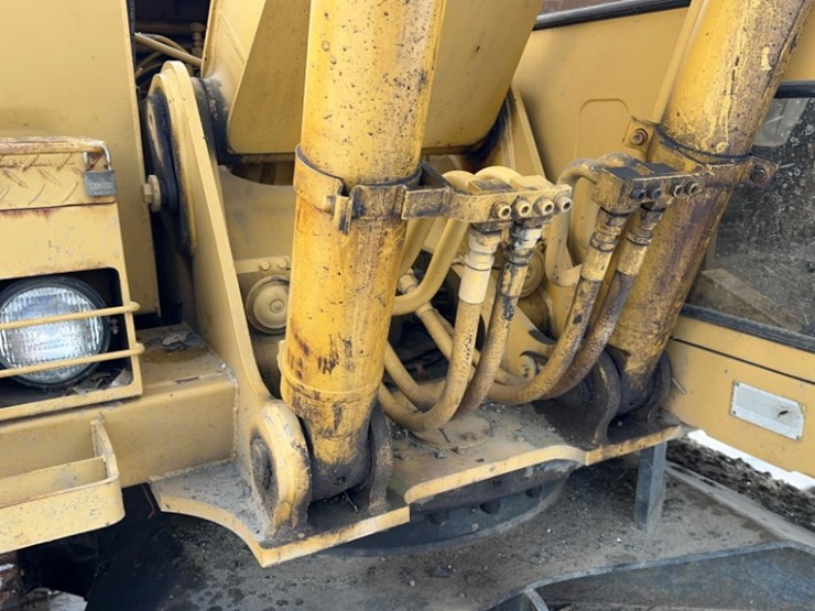 caterpillar-e120b-image-24