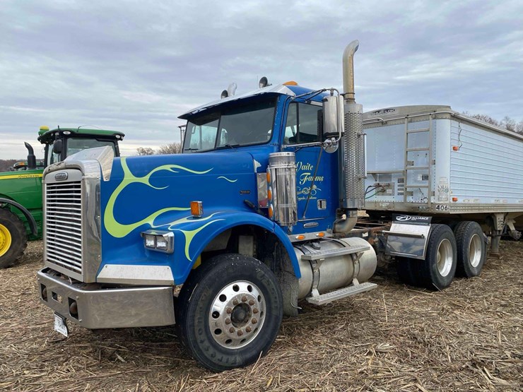 2007-freightliner-day-cab-semi-tractor-image-1