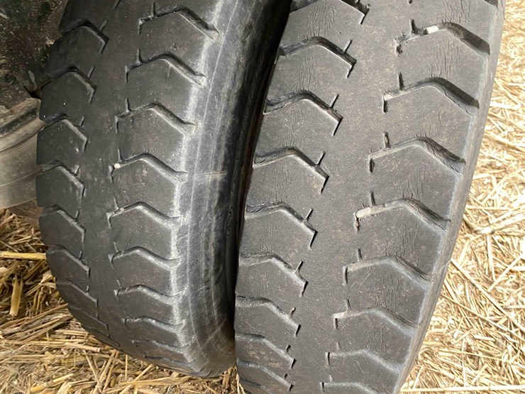 1987-freightliner-day-cab-semi-tractor-image-54