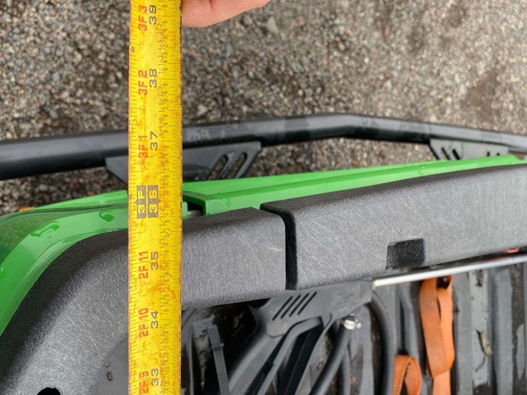 2021-john-deere-gator-image-28